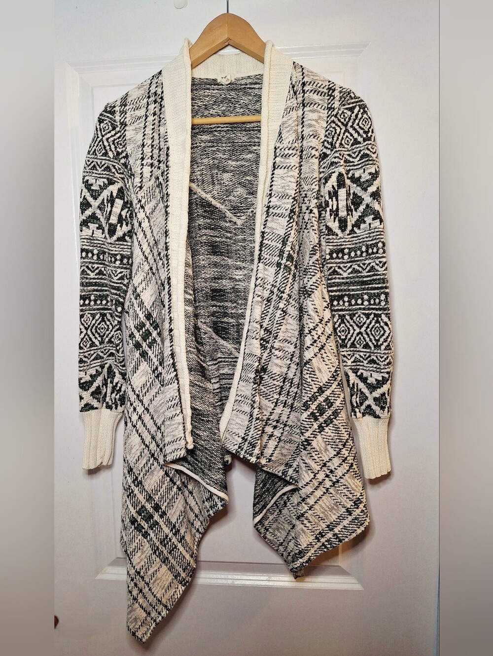 Anthropologie Tiny Cozy Bohemian Draping Open Sweater (M)